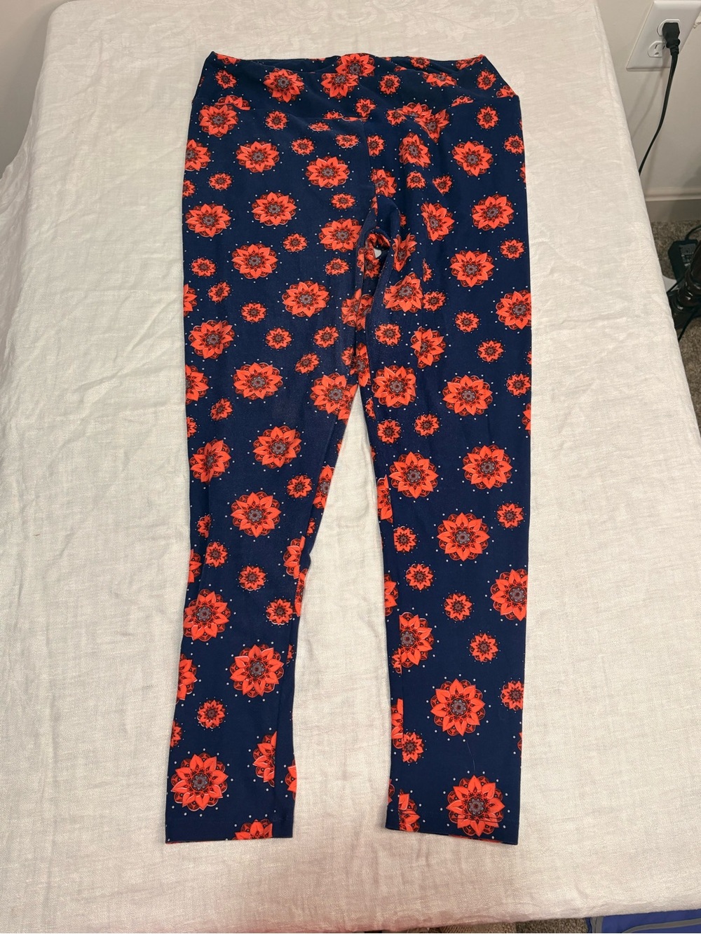 LuLuRoe Floral Print Navy and Red Leggings tall and curvy